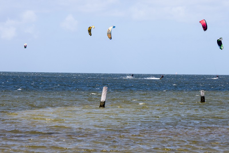 Parasailing Crowd