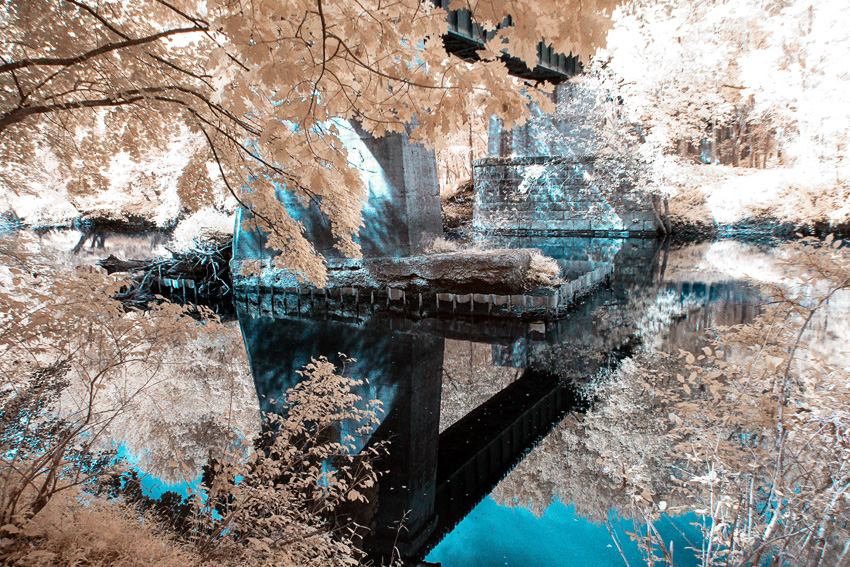 Under the Bridge in Infrared (590 nm with channel swapping)